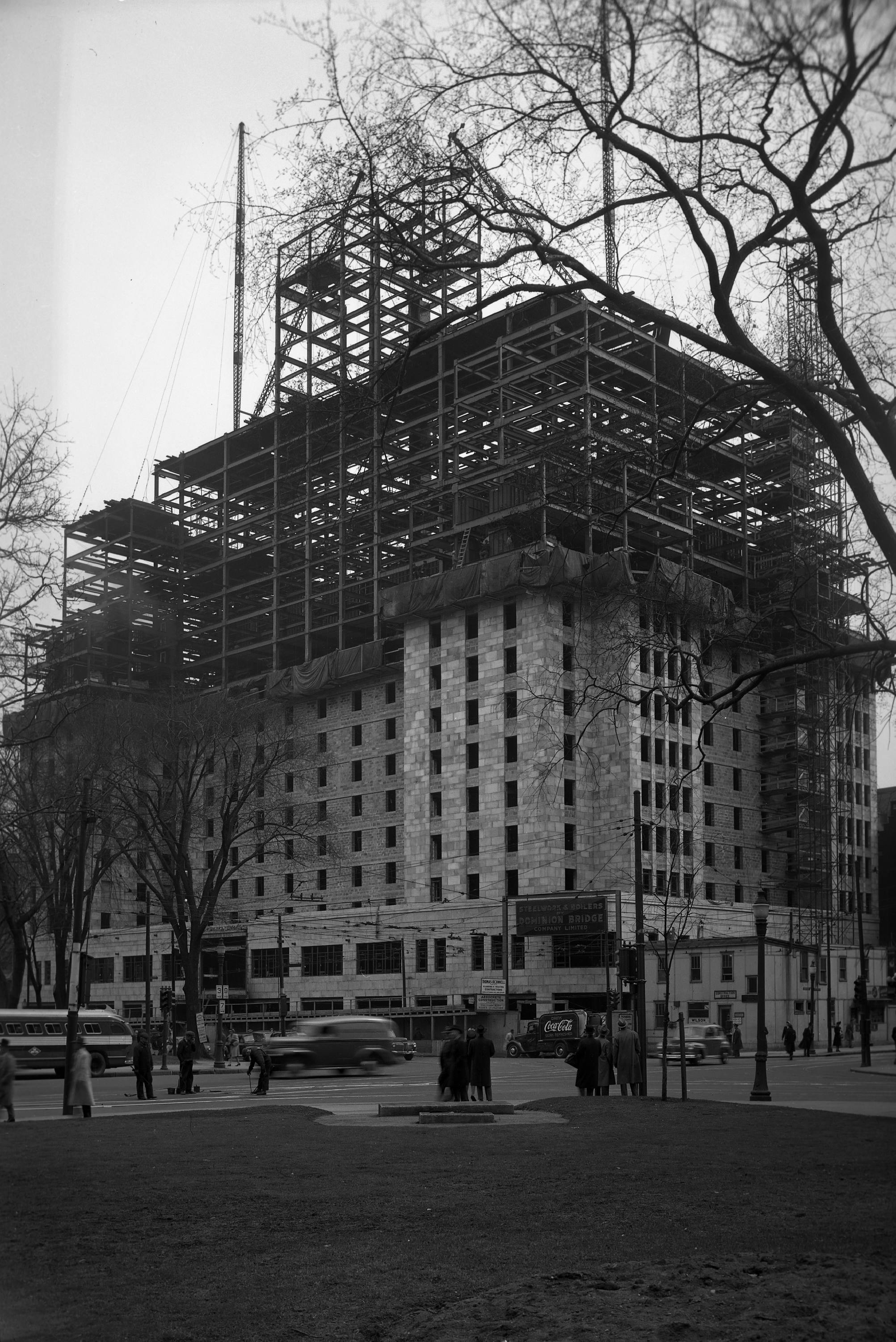 Building a Landmark: The Laurentian Hotel Takes Shape on Dorchester Boulevard